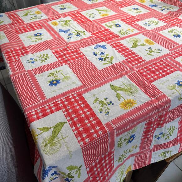 Le Cluny France Square Tablecloth Botanical Wild Flowers Red Gingham Cottage - Picture 3 of 8